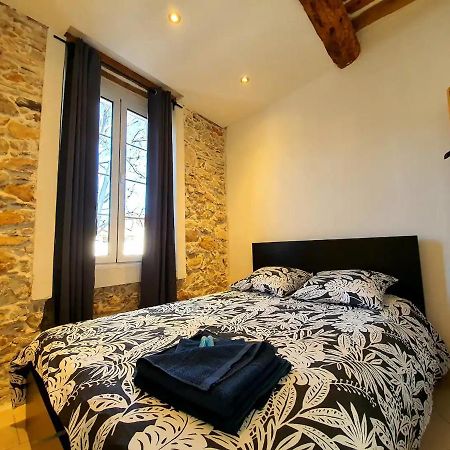 Freshly Tastefully Renovated Apartments In Heart Of Old Antibes Zewnętrze zdjęcie