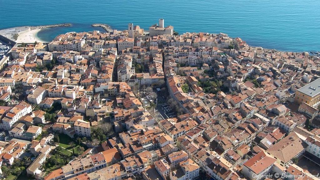 Freshly Tastefully Renovated Apartments In Heart Of Old Antibes Zewnętrze zdjęcie