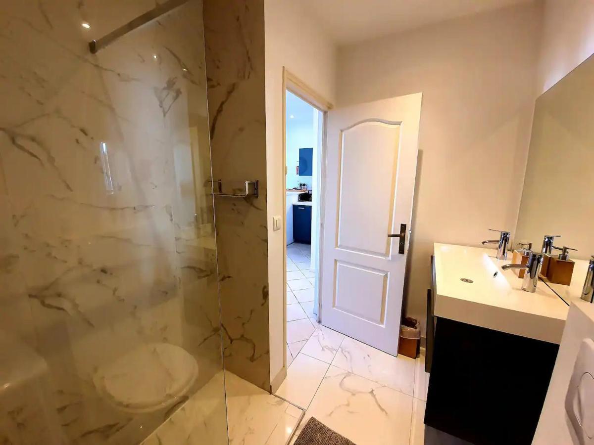 Freshly Tastefully Renovated Apartments In Heart Of Old Antibes Zewnętrze zdjęcie
