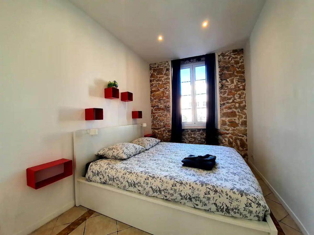 Freshly Tastefully Renovated Apartments In Heart Of Old Antibes Zewnętrze zdjęcie