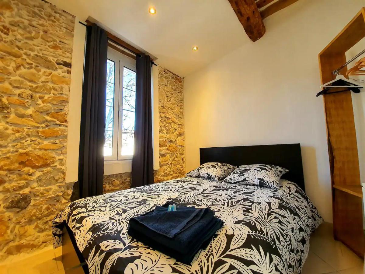 Freshly Tastefully Renovated Apartments In Heart Of Old Antibes Zewnętrze zdjęcie