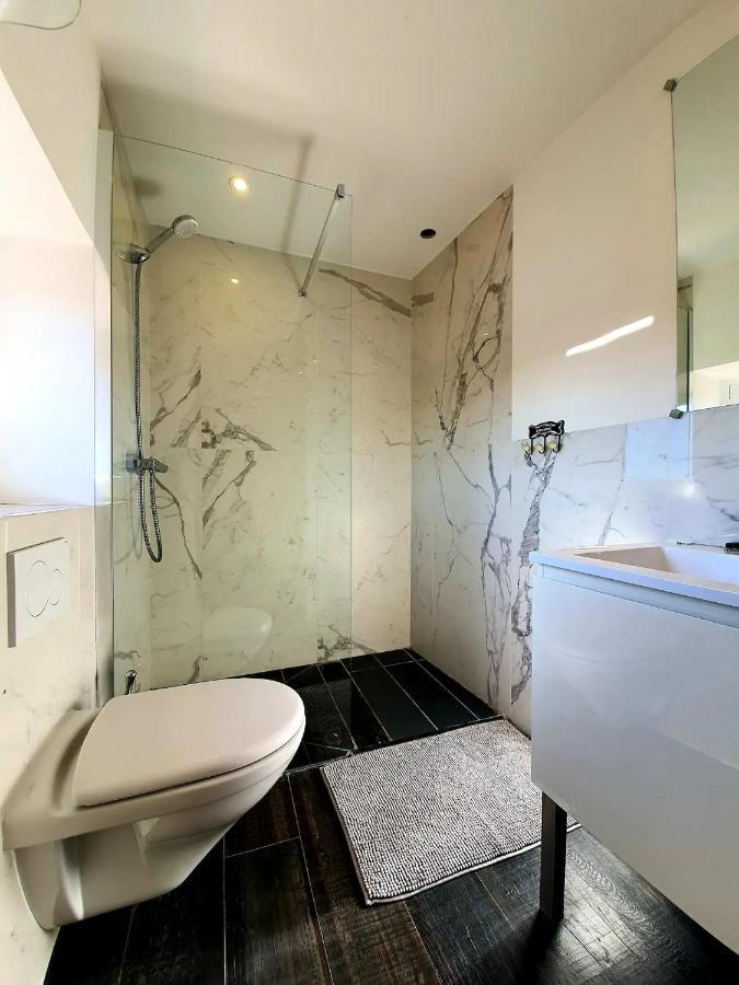 Freshly Tastefully Renovated Apartments In Heart Of Old Antibes Zewnętrze zdjęcie