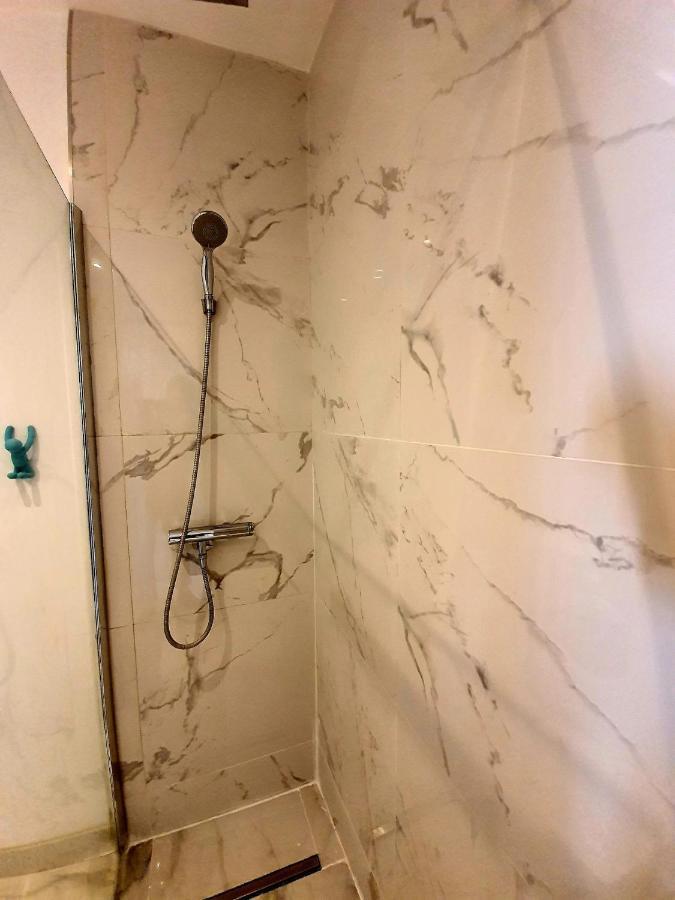 Freshly Tastefully Renovated Apartments In Heart Of Old Antibes Zewnętrze zdjęcie